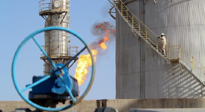 Oil prices slip again amid gathering gloom over global economy
